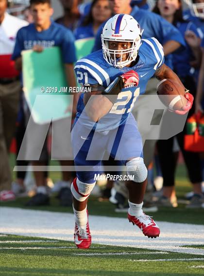 Thumbnail 2 in Weiss @ Leander photogallery.