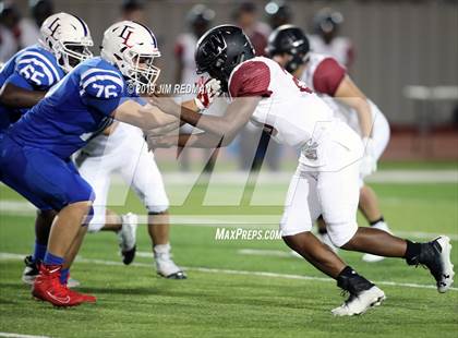 Thumbnail 2 in Weiss @ Leander photogallery.