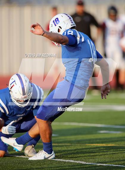Thumbnail 2 in Weiss @ Leander photogallery.