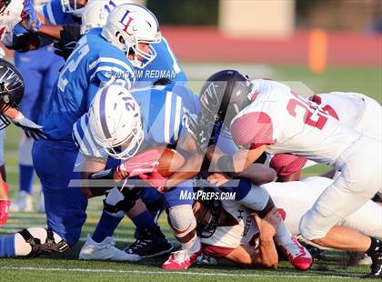 Thumbnail 3 in Weiss @ Leander photogallery.