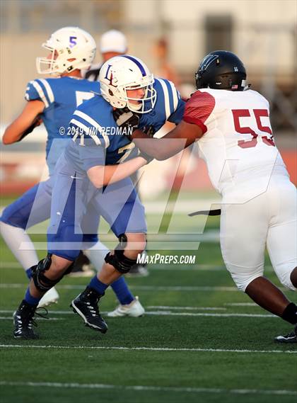 Thumbnail 2 in Weiss @ Leander photogallery.