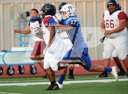 Thumbnail 3 in Weiss @ Leander photogallery.