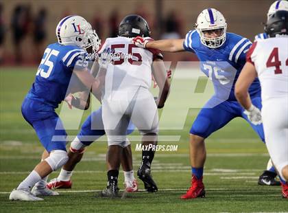 Thumbnail 2 in Weiss @ Leander photogallery.