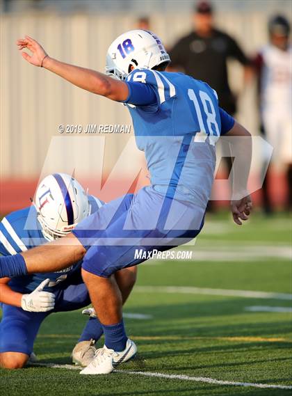 Thumbnail 3 in Weiss @ Leander photogallery.