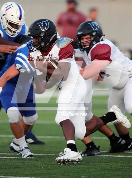 Thumbnail 2 in Weiss @ Leander photogallery.