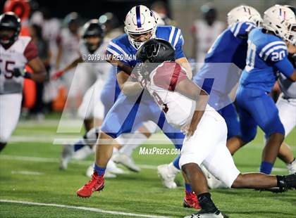 Thumbnail 3 in Weiss @ Leander photogallery.