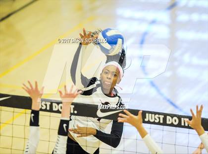Thumbnail 2 in Hamilton vs. Leon (Nike Tournament of Champions) photogallery.