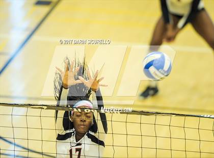 Thumbnail 2 in Hamilton vs. Leon (Nike Tournament of Champions) photogallery.
