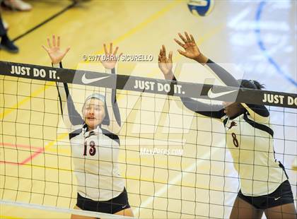 Thumbnail 1 in Hamilton vs. Leon (Nike Tournament of Champions) photogallery.