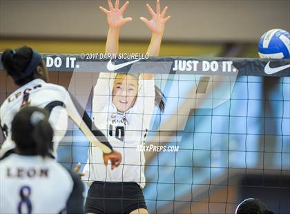 Thumbnail 3 in Hamilton vs. Leon (Nike Tournament of Champions) photogallery.