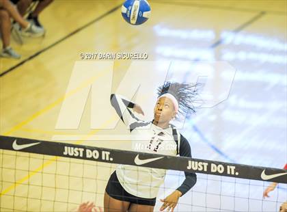 Thumbnail 1 in Hamilton vs. Leon (Nike Tournament of Champions) photogallery.