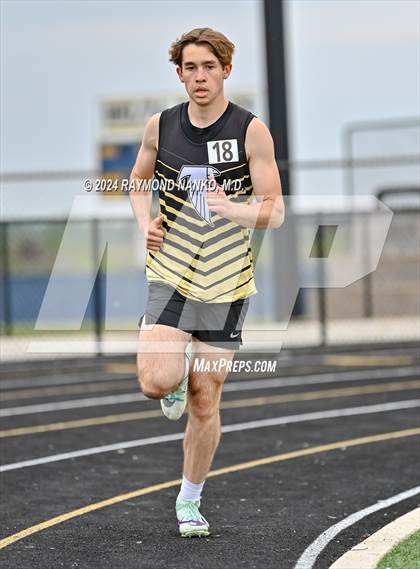 Thumbnail 3 in IHSAA Delta Sectionals (1600 Meter) photogallery.