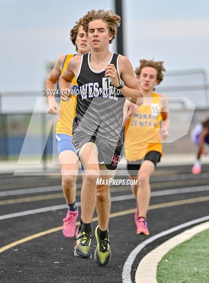 Thumbnail 2 in IHSAA Delta Sectionals (1600 Meter) photogallery.
