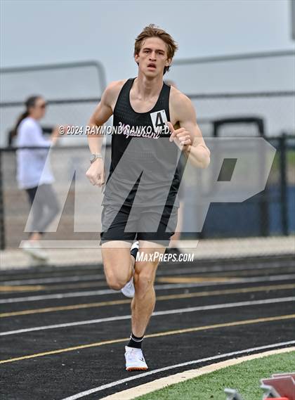 Thumbnail 2 in IHSAA Delta Sectionals (1600 Meter) photogallery.