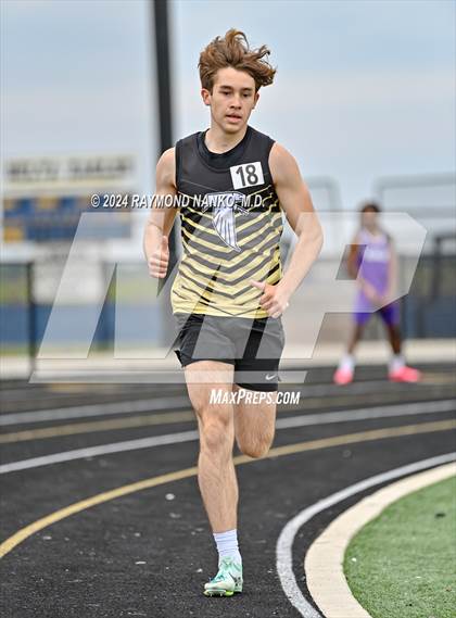 Thumbnail 2 in IHSAA Delta Sectionals (1600 Meter) photogallery.