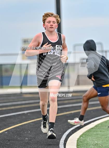 Thumbnail 1 in IHSAA Delta Sectionals (1600 Meter) photogallery.