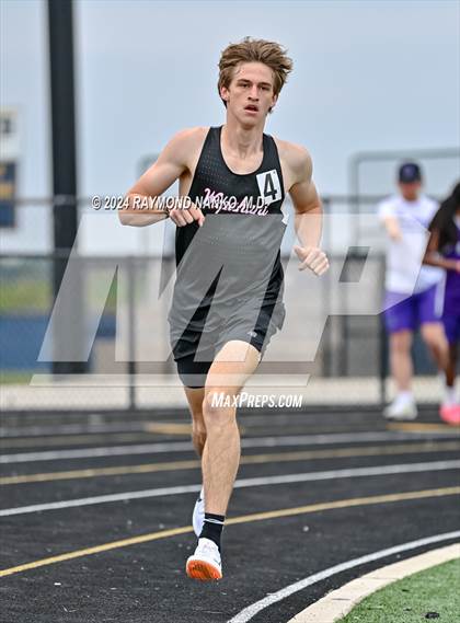 Thumbnail 1 in IHSAA Delta Sectionals (1600 Meter) photogallery.