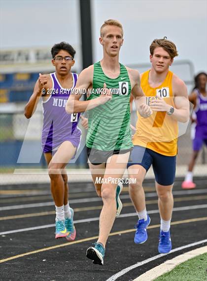 Thumbnail 3 in IHSAA Delta Sectionals (1600 Meter) photogallery.