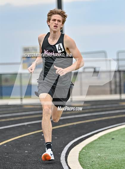 Thumbnail 1 in IHSAA Delta Sectionals (1600 Meter) photogallery.