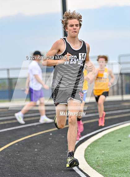 Thumbnail 3 in IHSAA Delta Sectionals (1600 Meter) photogallery.
