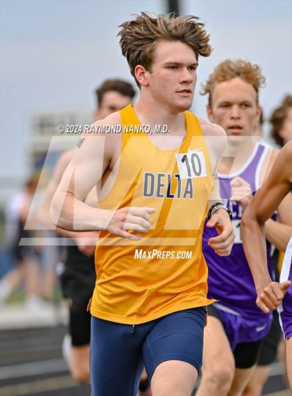 Thumbnail 1 in IHSAA Delta Sectionals (1600 Meter) photogallery.