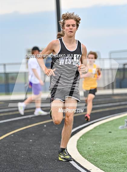 Thumbnail 1 in IHSAA Delta Sectionals (1600 Meter) photogallery.