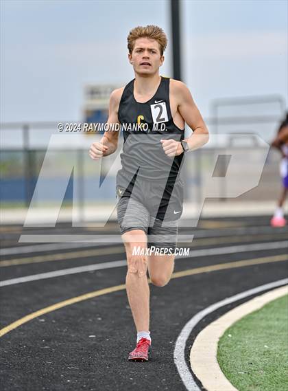 Thumbnail 1 in IHSAA Delta Sectionals (1600 Meter) photogallery.
