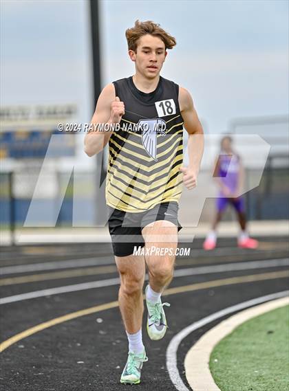 Thumbnail 1 in IHSAA Delta Sectionals (1600 Meter) photogallery.