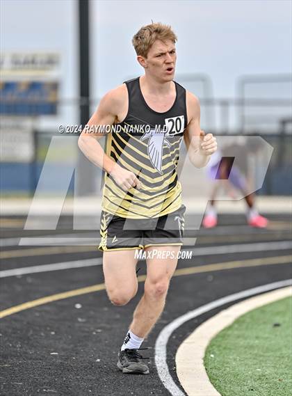 Thumbnail 3 in IHSAA Delta Sectionals (1600 Meter) photogallery.