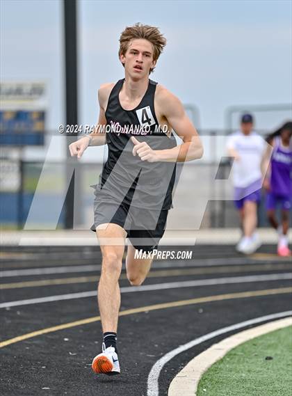 Thumbnail 2 in IHSAA Delta Sectionals (1600 Meter) photogallery.