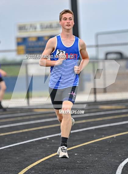 Thumbnail 3 in IHSAA Delta Sectionals (1600 Meter) photogallery.