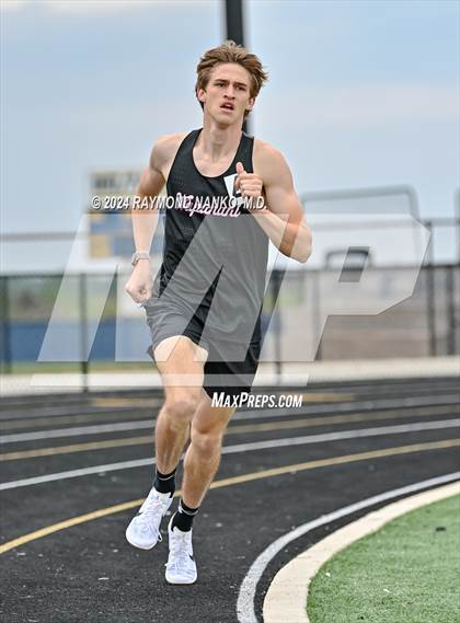 Thumbnail 2 in IHSAA Delta Sectionals (1600 Meter) photogallery.