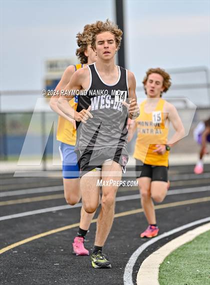 Thumbnail 3 in IHSAA Delta Sectionals (1600 Meter) photogallery.