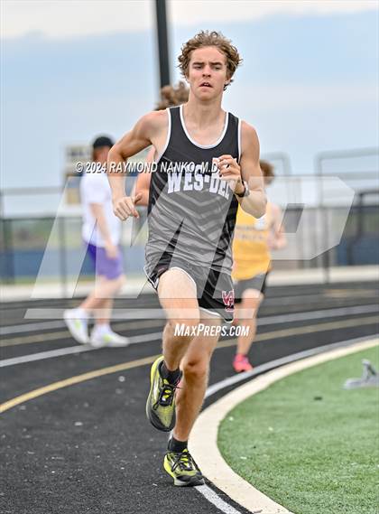 Thumbnail 2 in IHSAA Delta Sectionals (1600 Meter) photogallery.