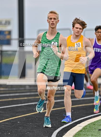 Thumbnail 2 in IHSAA Delta Sectionals (1600 Meter) photogallery.