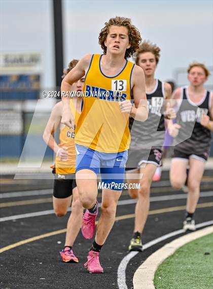 Thumbnail 3 in IHSAA Delta Sectionals (1600 Meter) photogallery.
