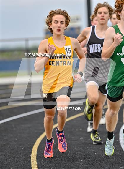 Thumbnail 3 in IHSAA Delta Sectionals (1600 Meter) photogallery.