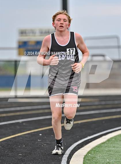 Thumbnail 2 in IHSAA Delta Sectionals (1600 Meter) photogallery.