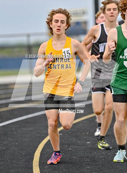 Thumbnail 2 in IHSAA Delta Sectionals (1600 Meter) photogallery.
