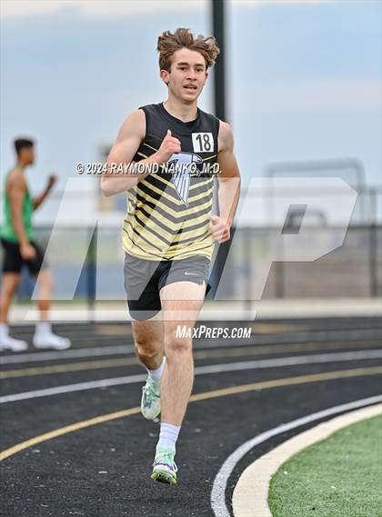 Thumbnail 2 in IHSAA Delta Sectionals (1600 Meter) photogallery.