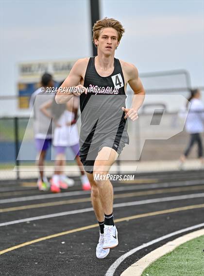 Thumbnail 1 in IHSAA Delta Sectionals (1600 Meter) photogallery.