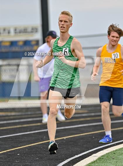 Thumbnail 3 in IHSAA Delta Sectionals (1600 Meter) photogallery.