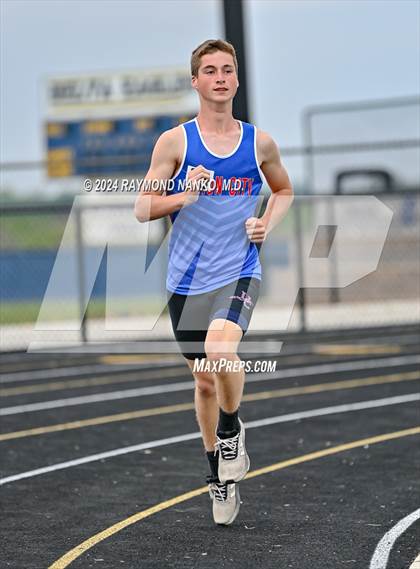Thumbnail 2 in IHSAA Delta Sectionals (1600 Meter) photogallery.