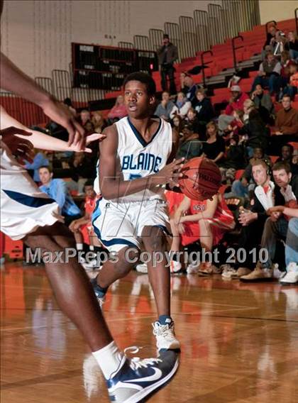 Thumbnail 2 in Blaine @ Osseo (JV) photogallery.