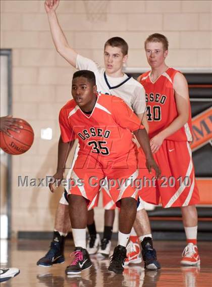 Thumbnail 2 in Blaine @ Osseo (JV) photogallery.