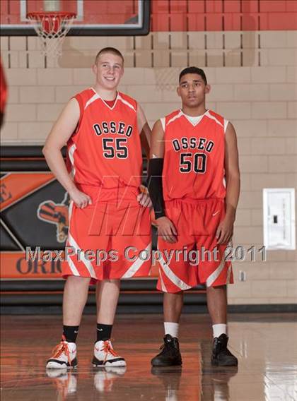 Thumbnail 2 in Blaine @ Osseo (JV) photogallery.