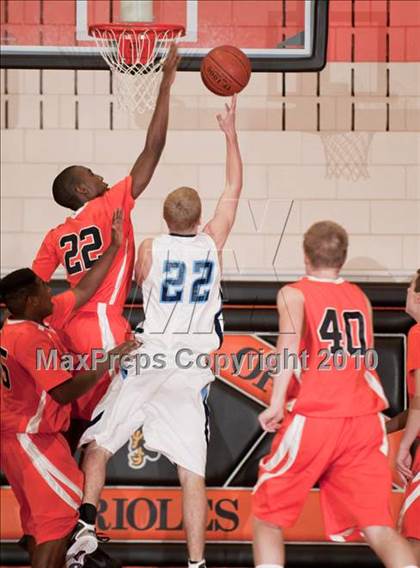 Thumbnail 2 in Blaine @ Osseo (JV) photogallery.