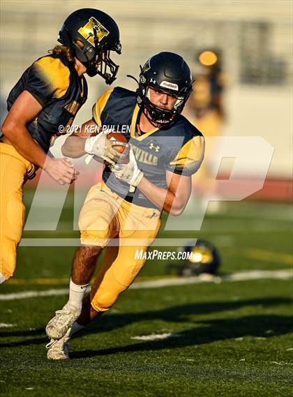 Thumbnail 1 in Warren County vs. Hedgesville photogallery.