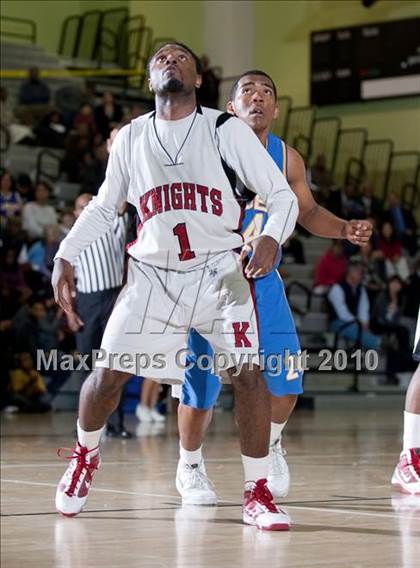 Thumbnail 3 in LACES vs. View Park (CIF LA City Section Small School Final) photogallery.