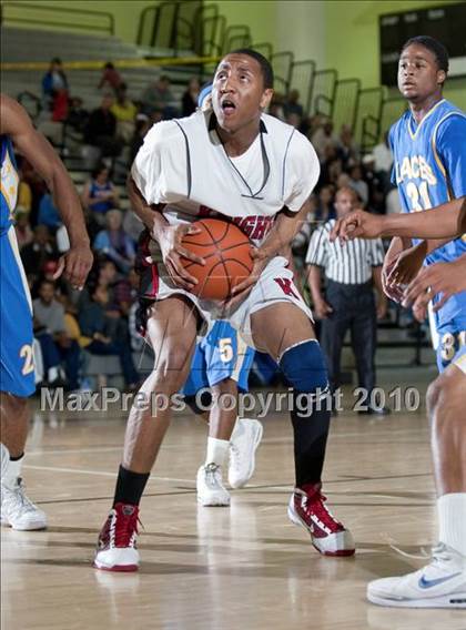 Thumbnail 1 in LACES vs. View Park (CIF LA City Section Small School Final) photogallery.